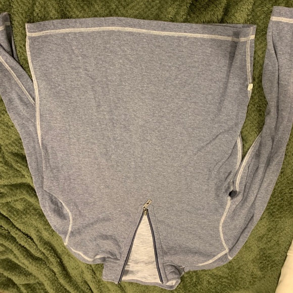 Tommy Bahama Reversible Quarter Zip - Picture 2 of 2